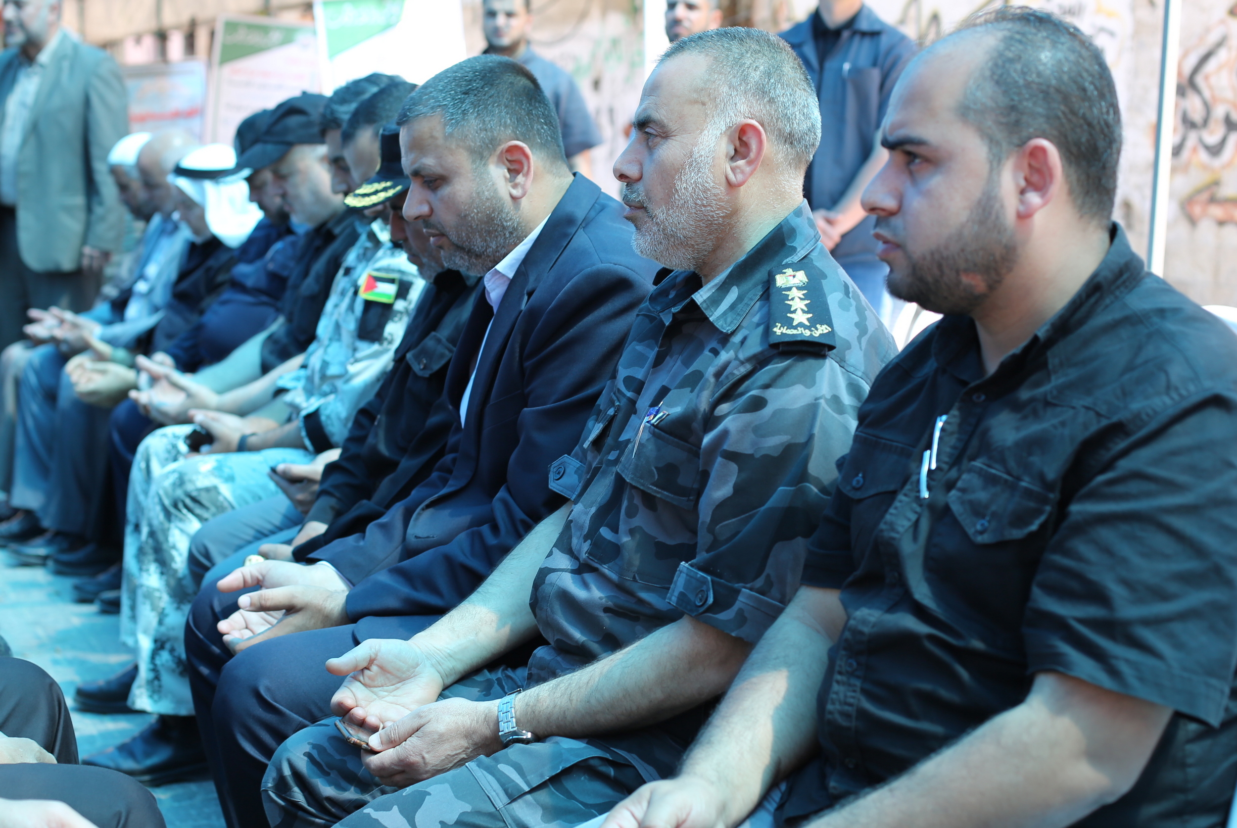 قيادة "الداخلية" تقدم واجب العزاء لذوي شهداء الوزارة في مسيرات العودة بذكرى النكبة