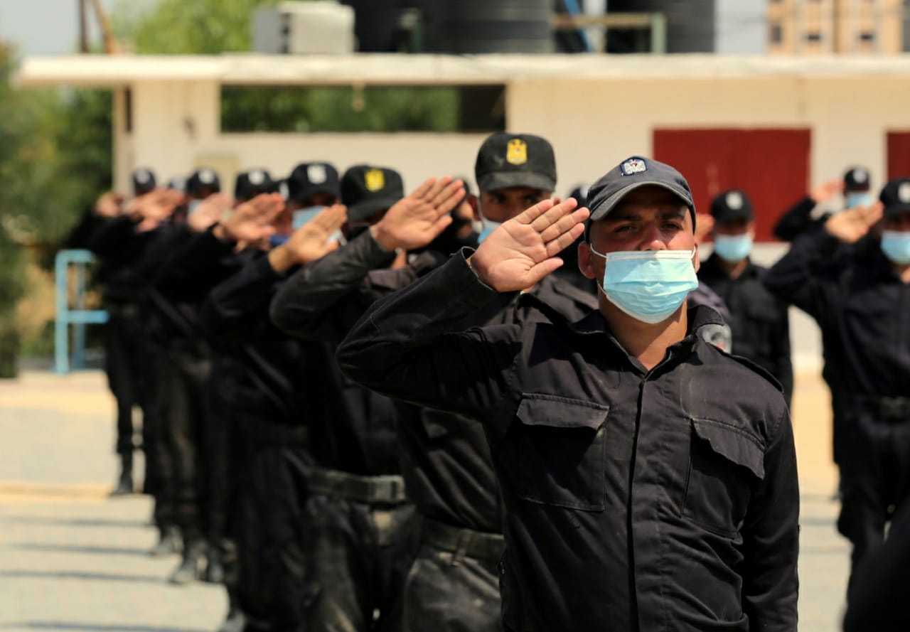 تخريج الدفعة الأولى من العناصر المستجدين على بند التشغيل المؤقت