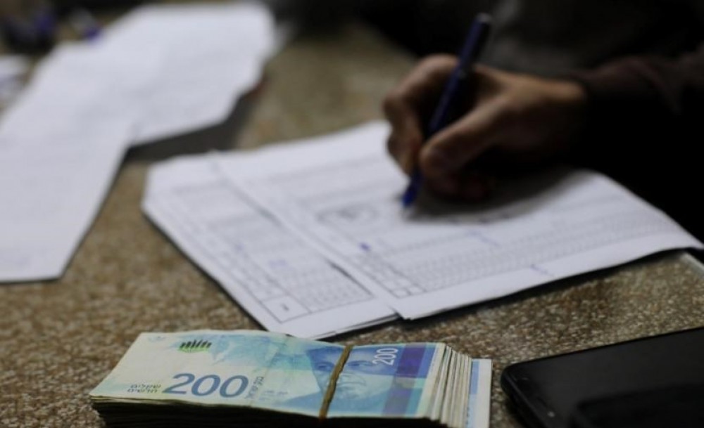 مباحث التموين برفح تتلف 1191 كجم من مواد غذائية منتهية الصلاحية