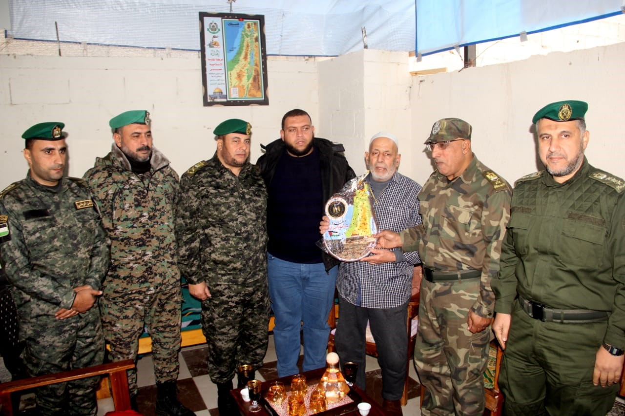 الداخلية تزور عوائل شهدائها بذكرى عدوان 2008