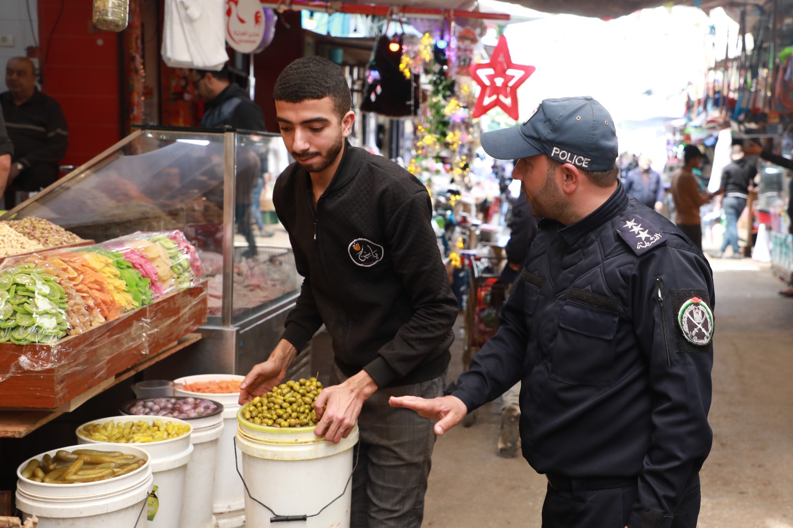 شرطة البلديات في رمضان.. عمل دؤوب لضبط الأسواق