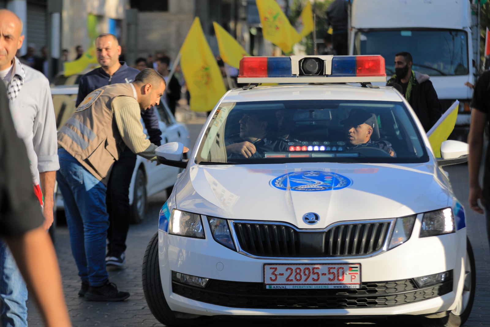 أجهزة الداخلية بغزة تؤمن "مسيرًا كشفيًا" في ذكرى رحيل الرئيس عرفات