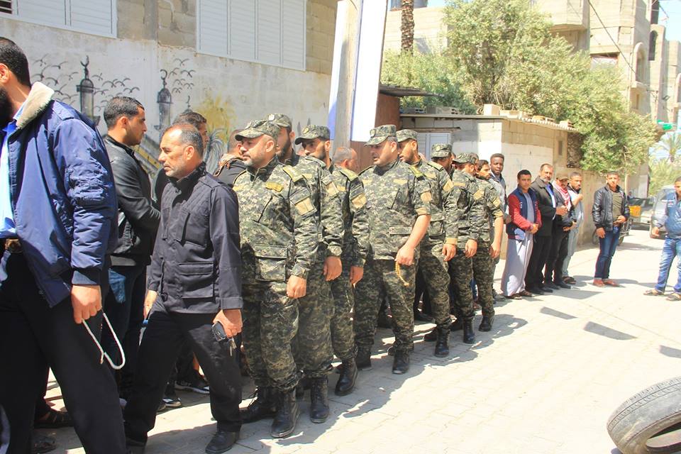 الداخلية تقدم واجب العزاء لذوي شهداء الجمعة الثانية من مسيرات العودة