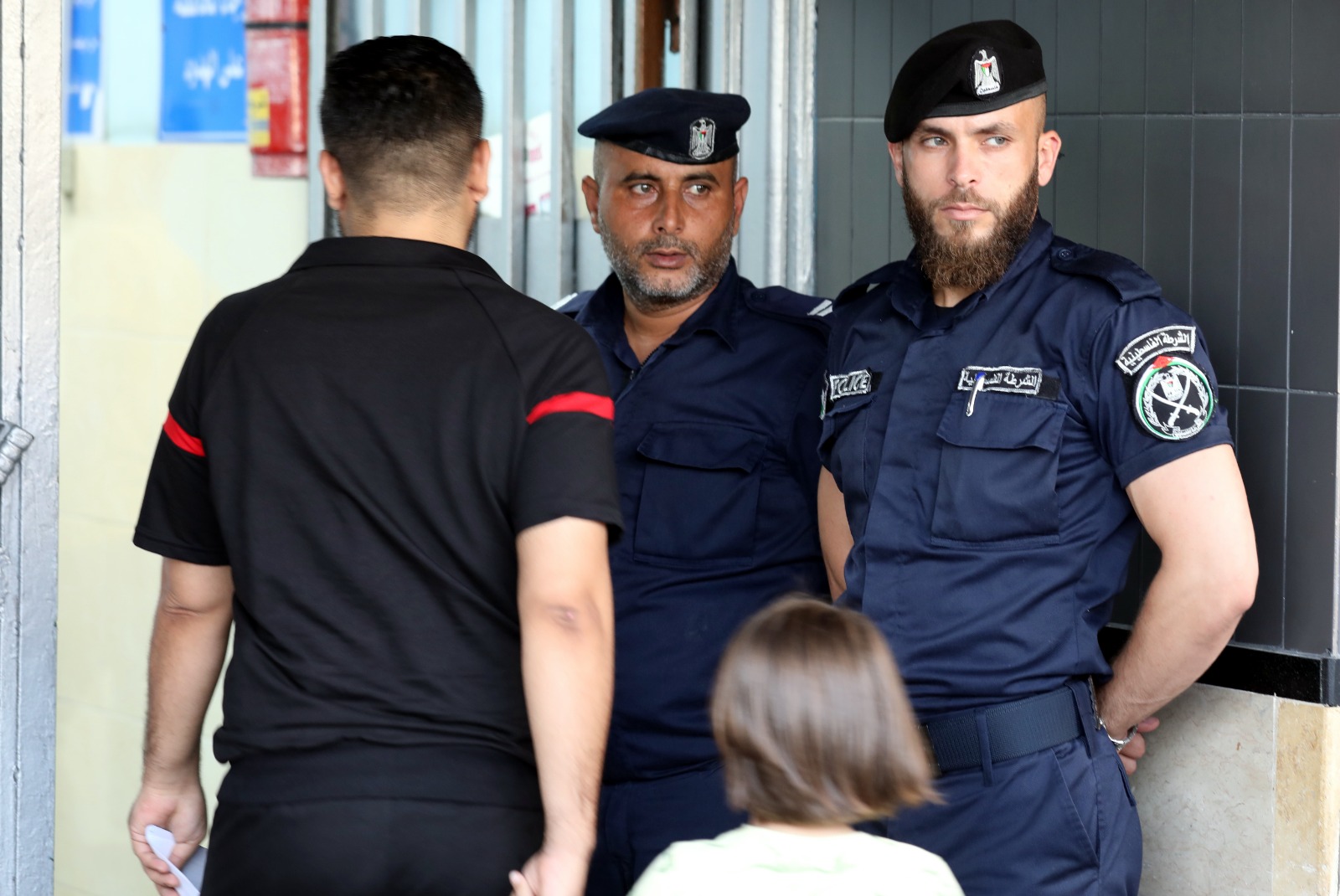 رفع درجة الجهوزية والاستنفار لدى الشرطة والدفاع المدني وأجهزة الداخلية في ظل العدوان الإسرائيلي