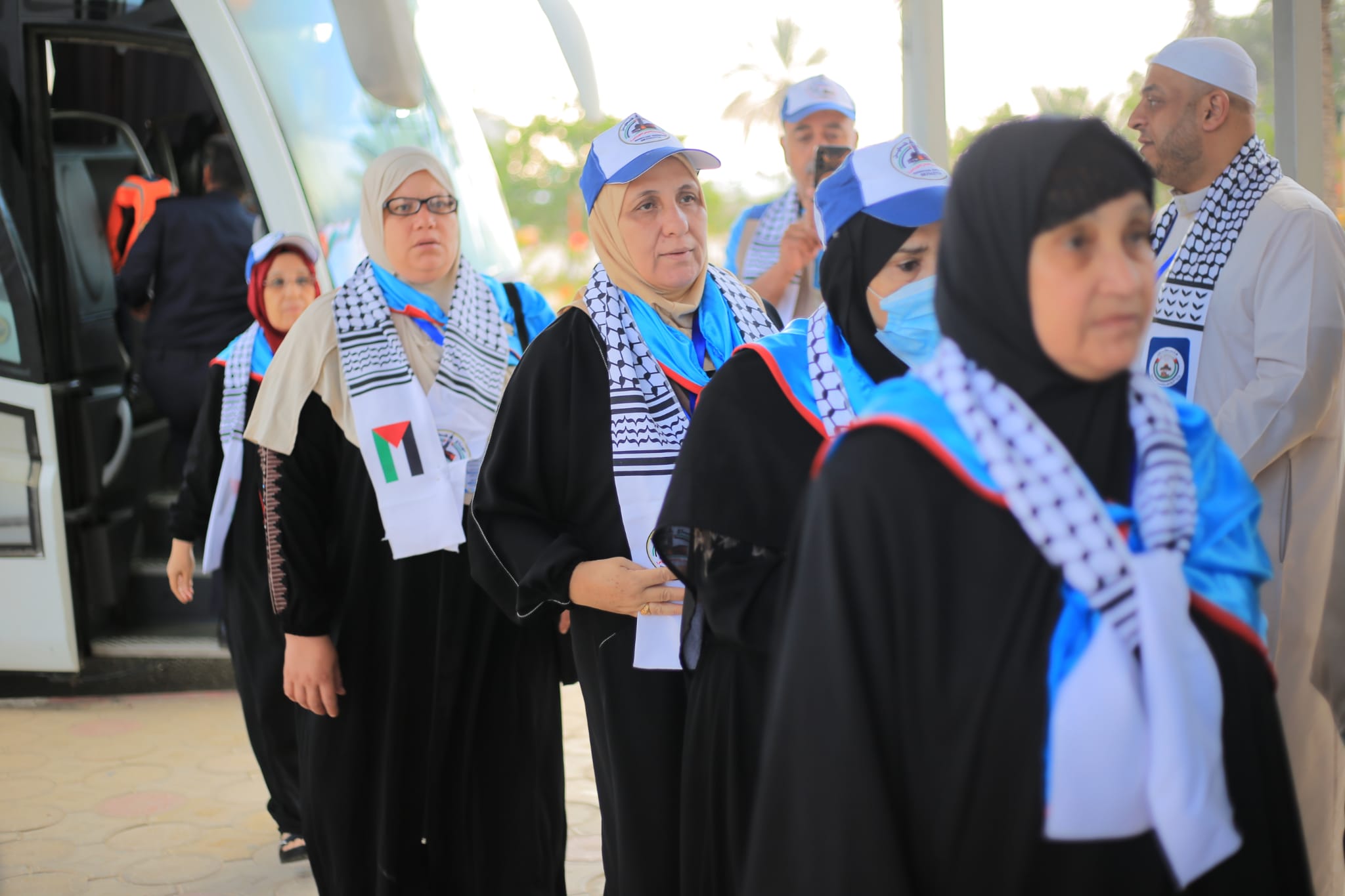 أطقم "المعابر" و"أجهزة الداخلية" تسهل مغادرة حجاج بيت الله عبر معبر رفح