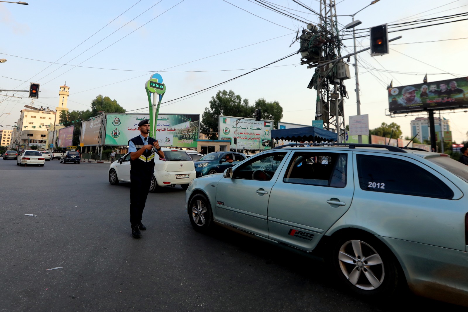 رفع درجة الجهوزية والاستنفار لدى الشرطة والدفاع المدني وأجهزة الداخلية في ظل العدوان الإسرائيلي