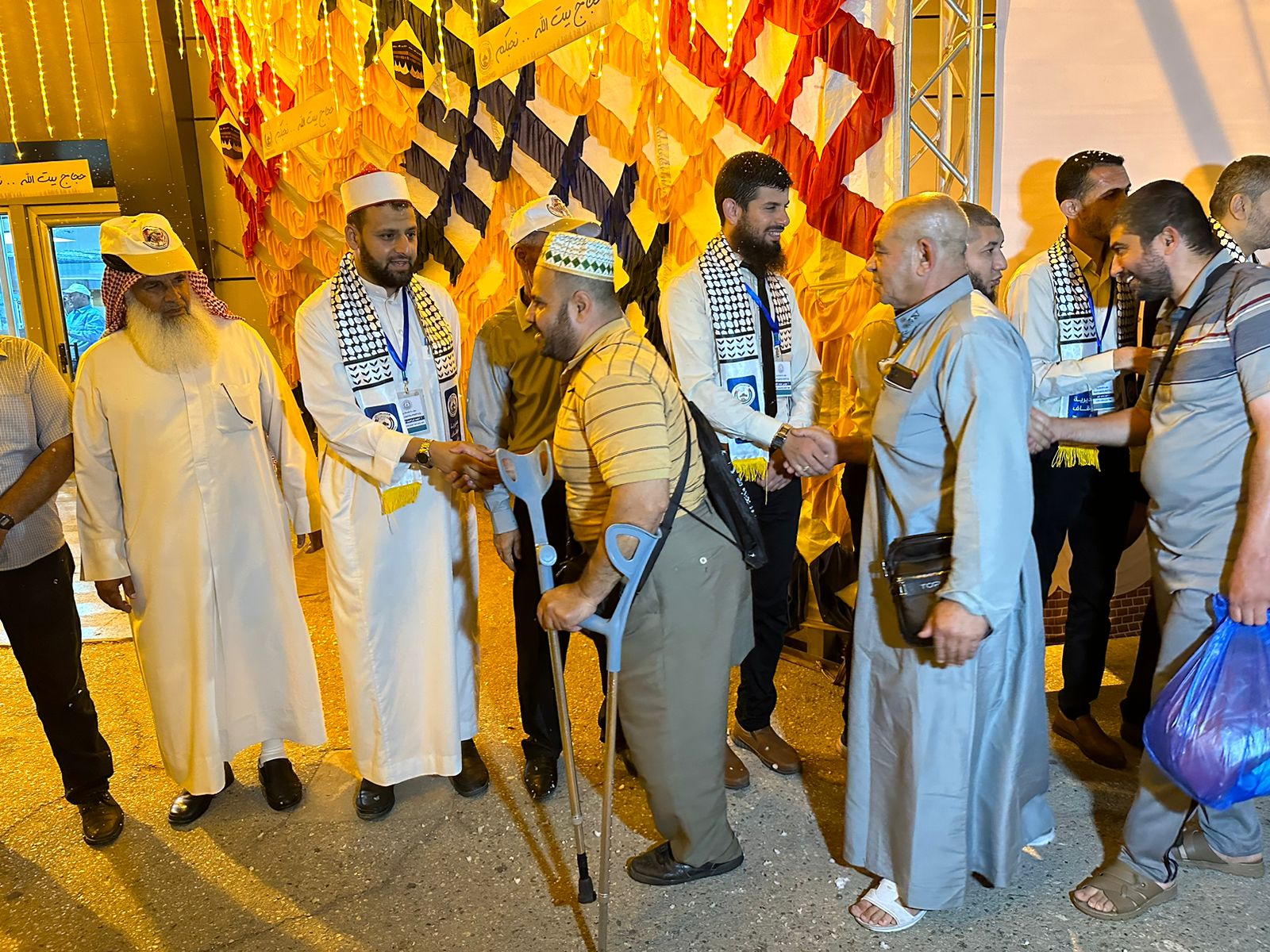 "أطقم المعابر" و"أجهزة الداخلية" تسهل وصول مكرمة الحجاج عبر معبر رفح