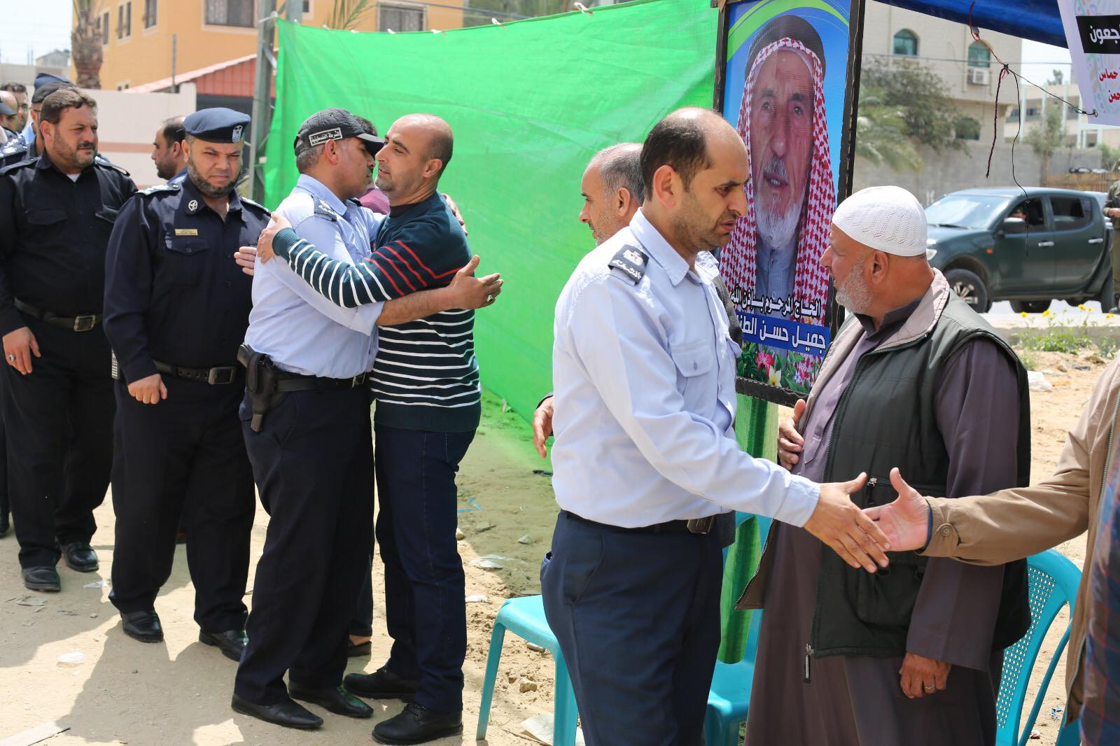 الداخلية تقدم واجب العزاء لذوي شهداء الجمعة الثانية من مسيرات العودة