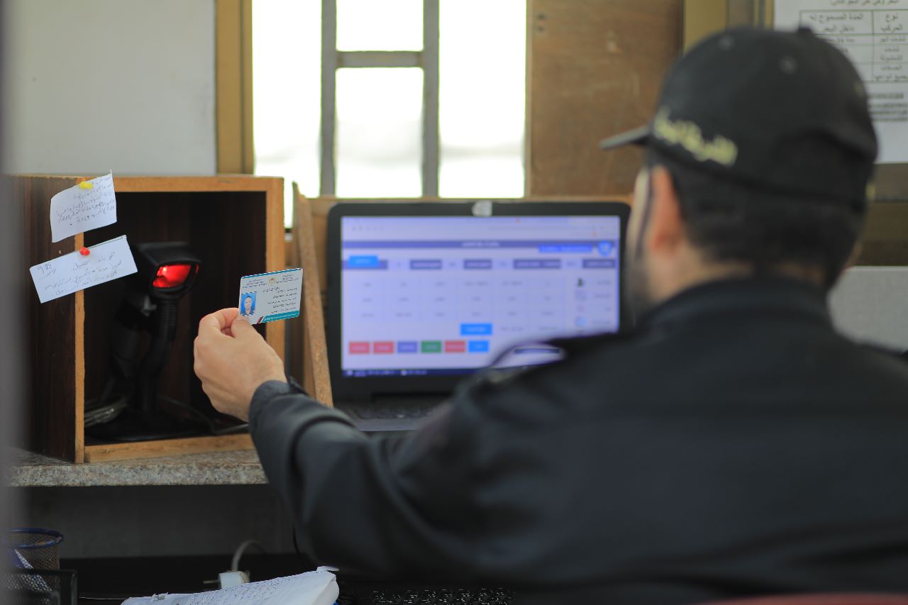 عمل الشرطة البحرية في تأمين البحر والساحل ومتابعة شؤون الصيادين 