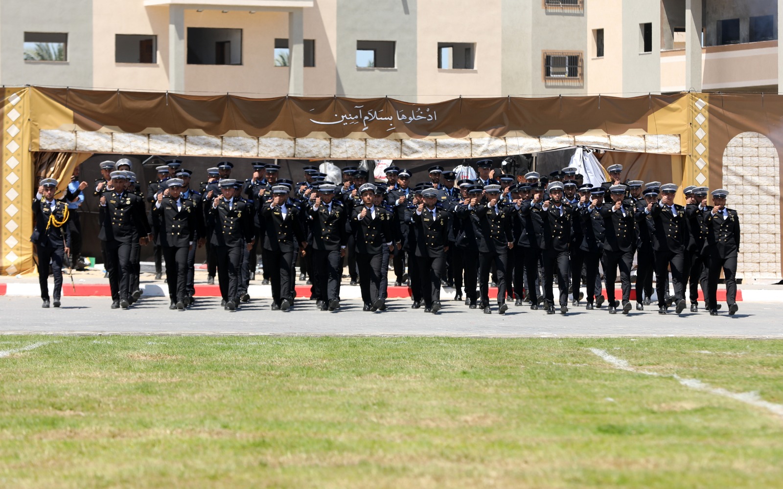 كلية الرباط الجامعية تخرج دفعتي العلوم الشرطية الـ 10 و"البحرية الـ 5"