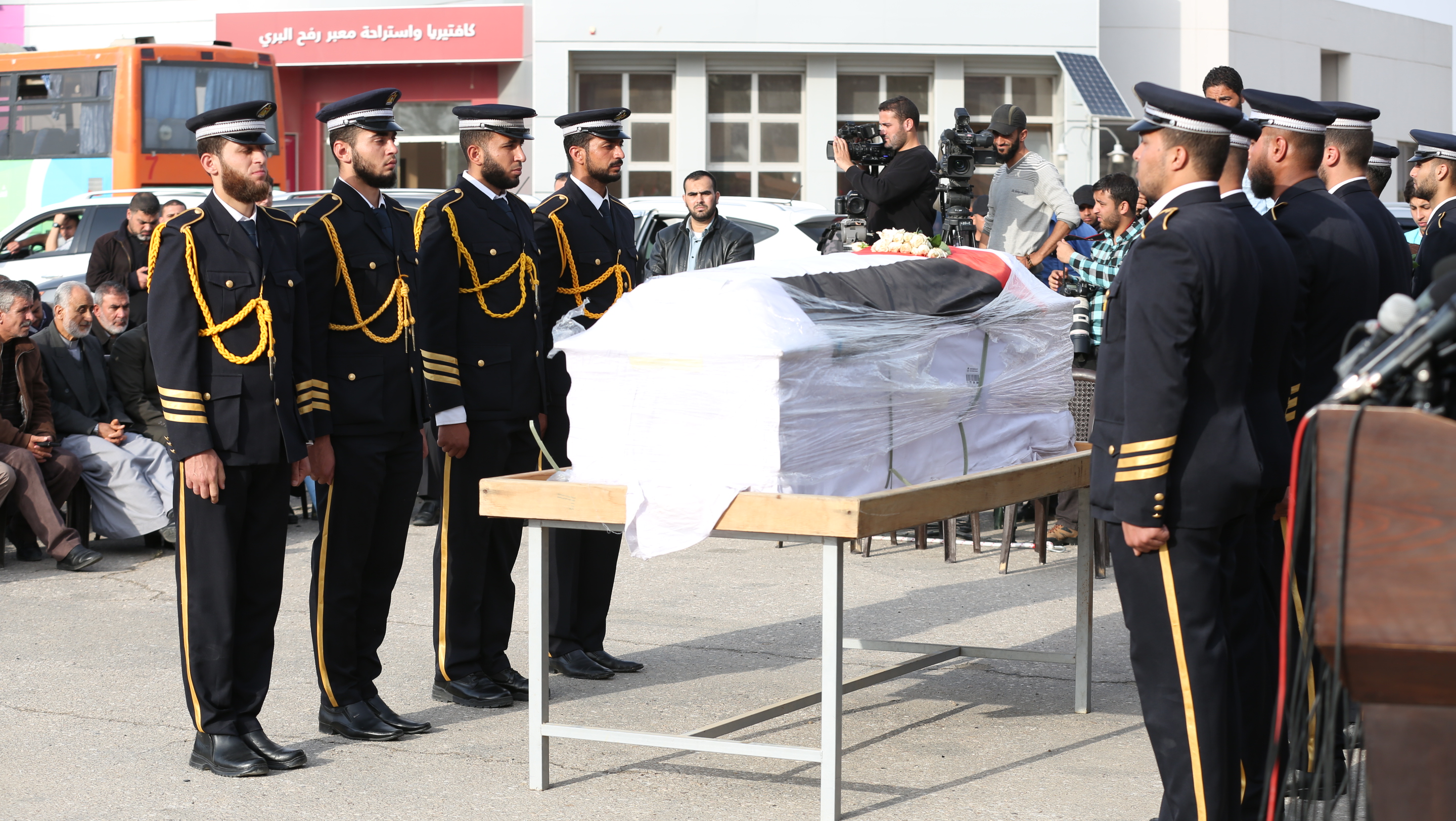 استقبال جثمان الشهيد العالم د. فادي البطش بمعبر رفح البري