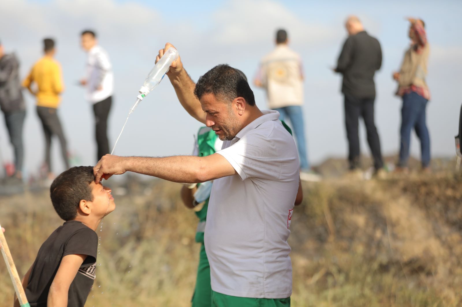 أجهزة "الداخلية" تساند المواطنين بفعالية "مسيرة الأعلام الفلسطينية" شرق غزة