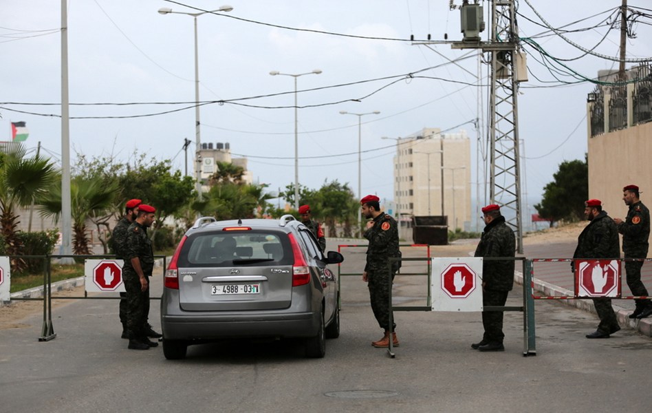 وزارة الداخلية تؤمن وتسهل حركة الجماهير في مسيرات العودة	