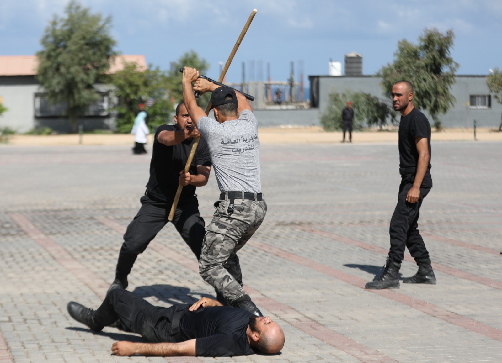 "مديرية التدريب" تُخرج دورة تأهيل الضباط الـ 39