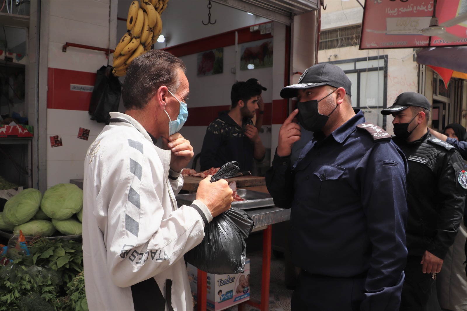 "شرطة البلديات" تُكثف جهودها لتنظيم الأسواق في رمضان