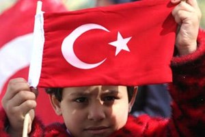 وزير الداخلية يهنئ نظيره التركي بفوز "العدالة والتنمية"