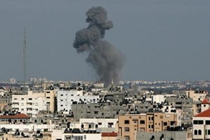 محدث.. سلسلة غارات على مناطق شمال وجنوب القطاع