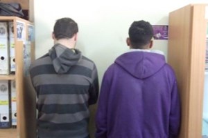 القبض على لصين سطوَا على مصنع بلاستيك