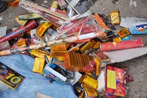 الإمداد والتجهيز تتلف ألعاباً نارية