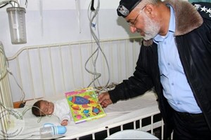 علاقات الشرطة تنظم سلسلة زيارات ميدانية لمستشفيات القطاع