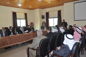 العشائر تستكمل توزيع البطاقات الممغنطة على رجال الإصلاح