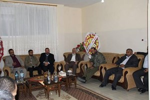 الوزير حماد يهنئ “موسى السماك ” بزواج نجله 