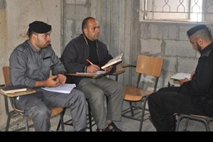 التوجيه السياسي يختبر 300 طالب وطالبة في أحكام التلاوة