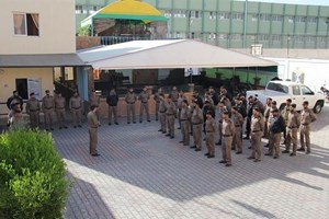 التأهيل والإصلاح بالوسطى يُنظم طابور أركان لكوادره 