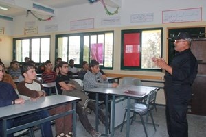 لجنة السلامة البحرية تعقد محاضرات تثقيفية لطلاب المدارس