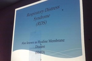 محاضرة علمية حول صعوبة التنفس لدى حديثي الولادة