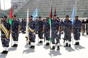 صور.. "التدخل وحفظ النظام" بالوسطى تقيم استعراضاً لقواتها