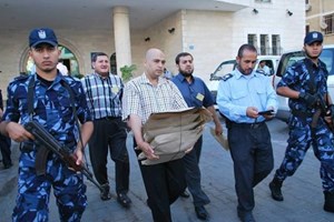 بالصور...الشرطة تؤمن لجان امتحانات الثانوية العامة