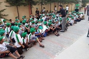 محاضرات تربوية لطلبة المخيمات الصيفية 