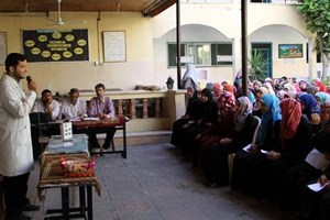 الخدمات الطبية تنظم محاضرات تثقيفية للمخيمات الصيفية 