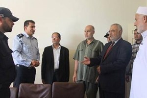 وزير العدل يتفقد مركز شرطة الشرقية بخانيونس