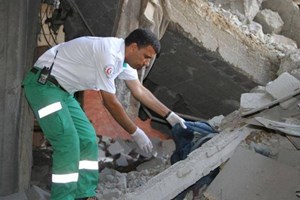 مسعفو الخدمات .. "شهادات حية" من وسط الركام