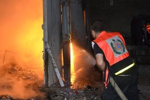 الدفاع المدني والخدمات الطبية.. استنفار كامل في وجه العدوان