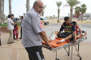 Palestinian child injured by Israeli gunfire in Gaza