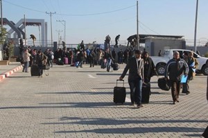 مغادرة 391 مسافراً عبر معبر رفح الثلاثاء