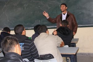 توجيه خانيونس ينظم محاضرات لطلبة الثانوية العامة