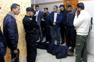 قاتل المُسنة عوض الله يُثبت إدانته ويمثل مسرح الجريمة