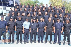 تدريب الشرطة يختتم دورة مهارات الدفاع عن النفس