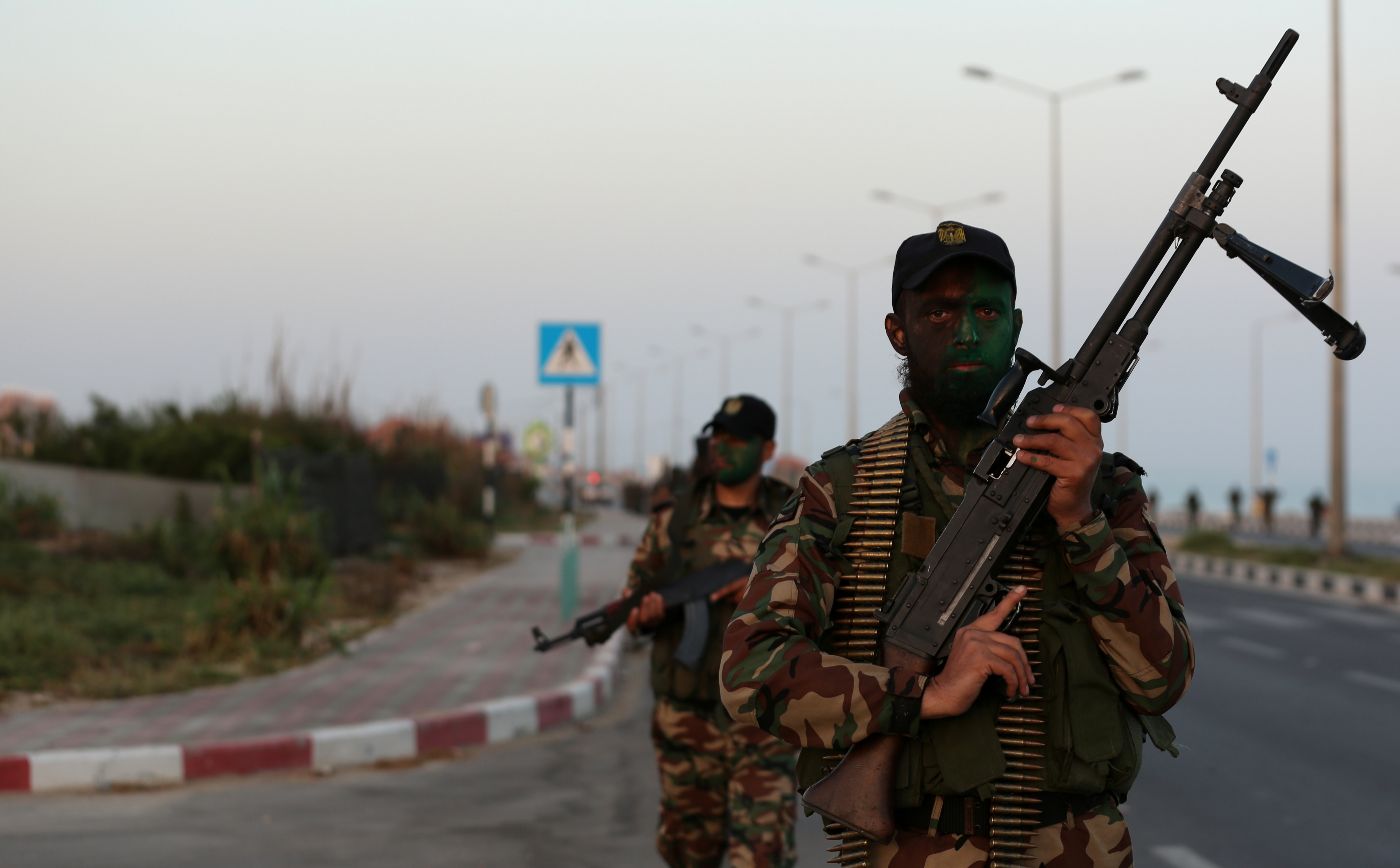 تخييم مغلق لدورتي قادة السرايا وتأهيل الضباط  بالأمن الوطني