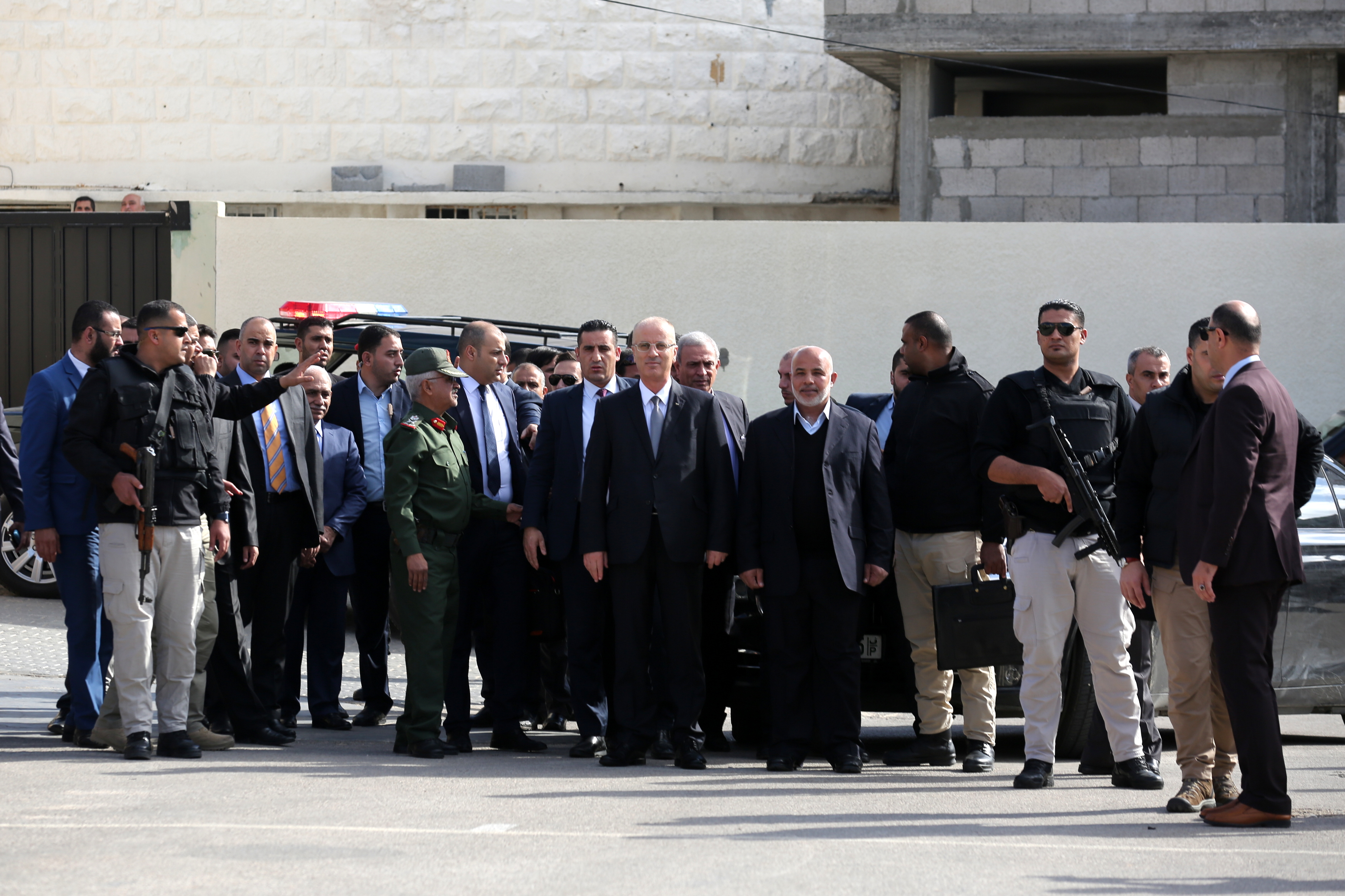 بالصور.. إجتماع رئيس الوزارء بقيادة وزارة الداخلية في غزة