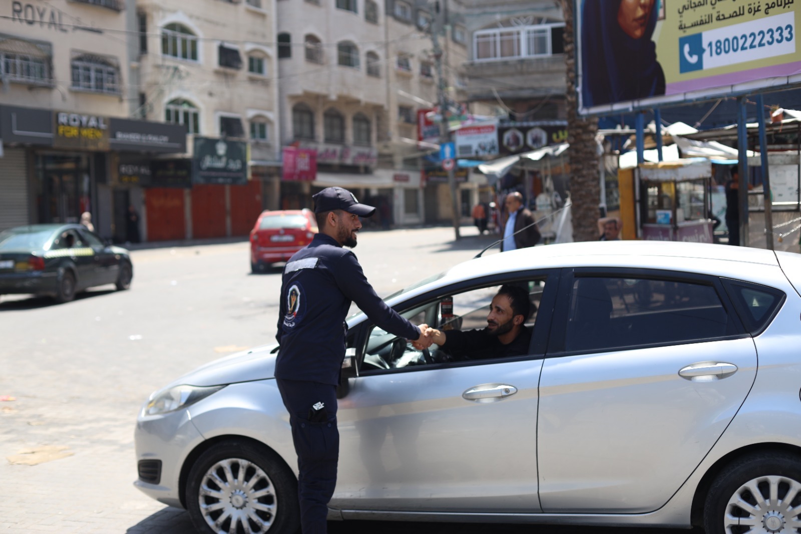 صور: الأجهزة الأمنية والشُرطية تُساند المواطنين في ظل العدوان