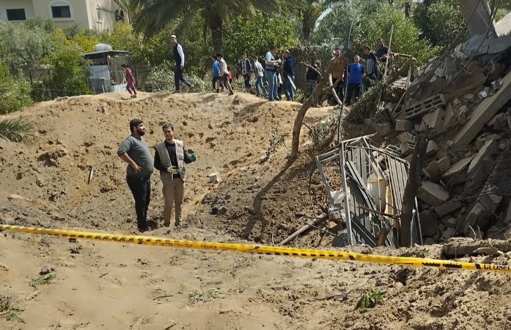 استمرار عمل هندسة المتفجرات في معاينة الأماكن التي تعرضت للاستهداف