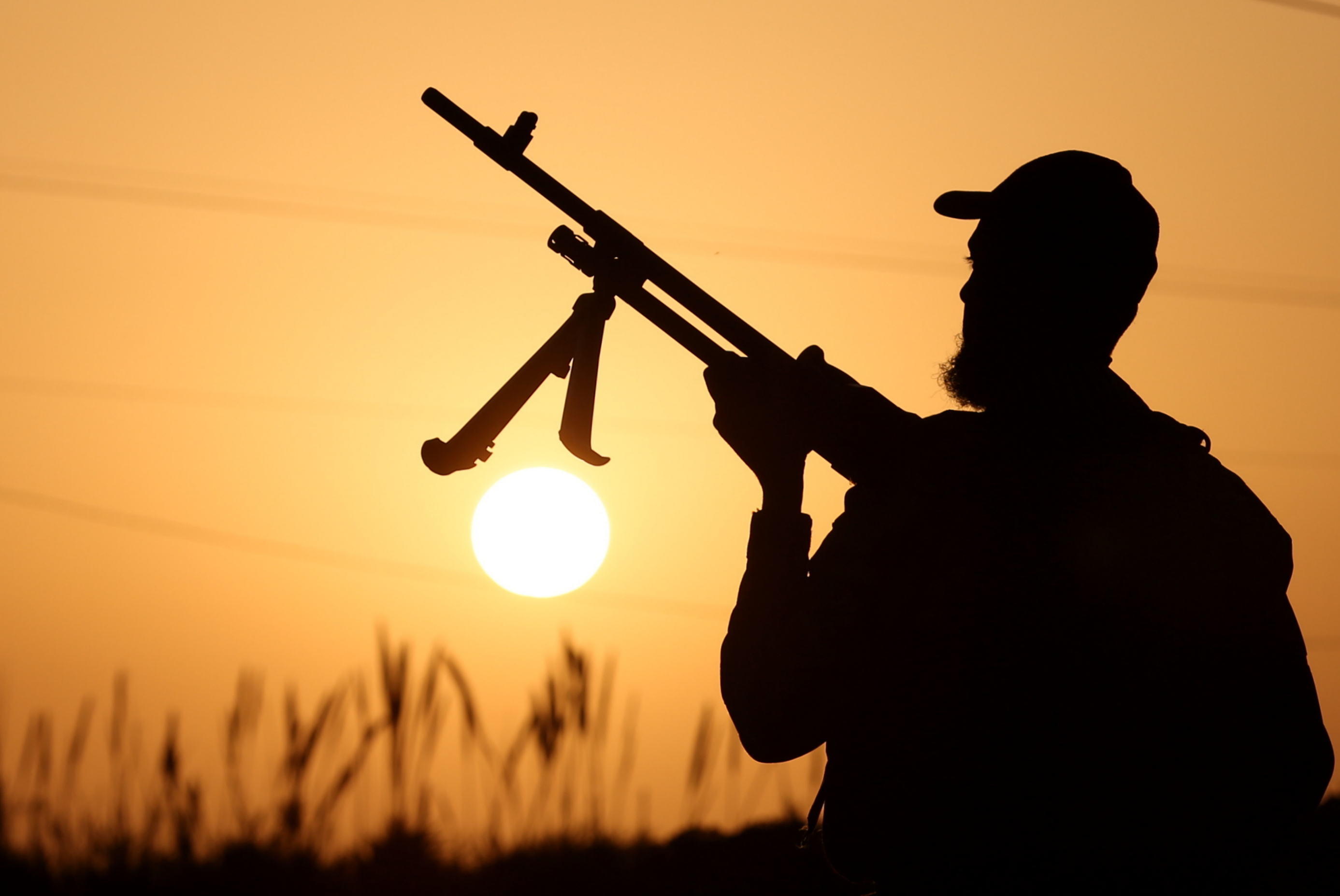 تخييم مغلق لدورتي قادة السرايا وتأهيل الضباط  بالأمن الوطني