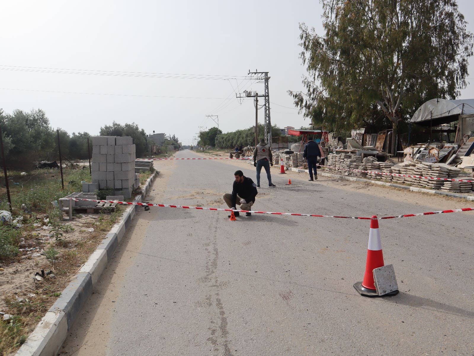 استمرار عمل هندسة المتفجرات في معاينة الأماكن التي تعرضت للاستهداف