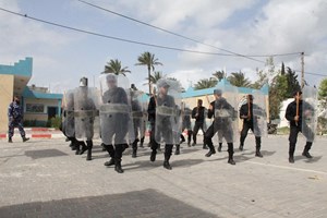 تدخل الوسطى يفتتح دورة مكافحة الشغب لعناصره الجدد