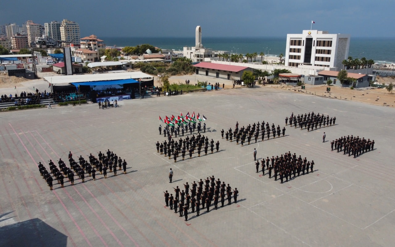 "مديرية التدريب" تُخرج دورتَي صف الضباط 27 والتأسيسية 35